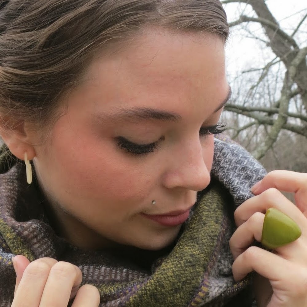 Meet your Posher, Alicia